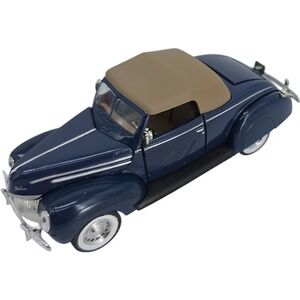 1939 Ford Deluxe Convertible Coupe, Ford Motor Company Classic Die-cast Car